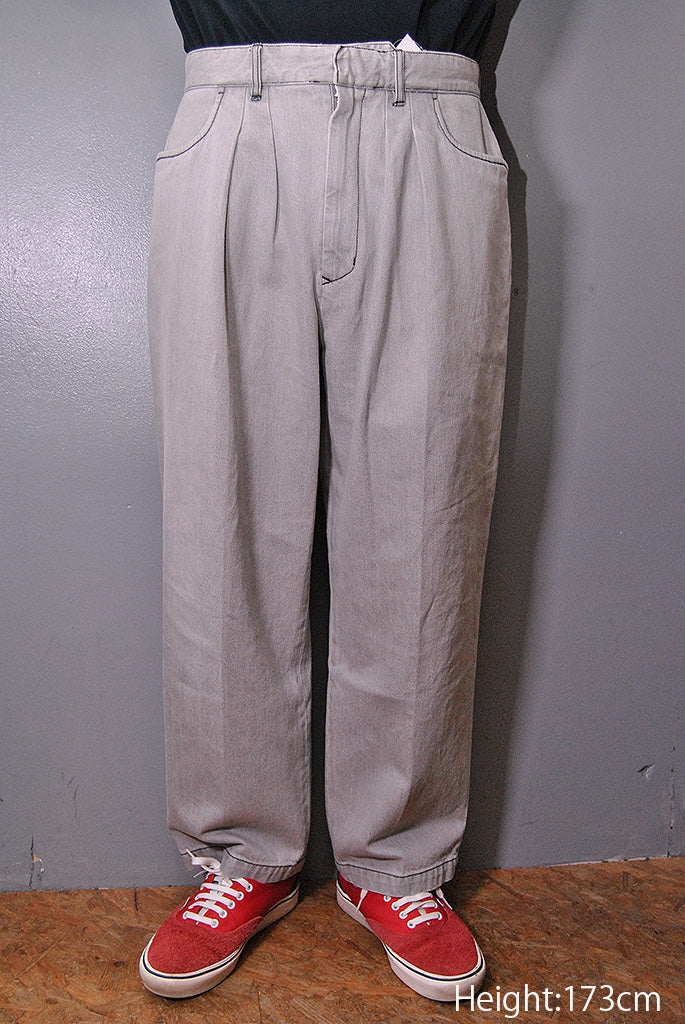 FARAH Two-tuck Wide Tapered Pants