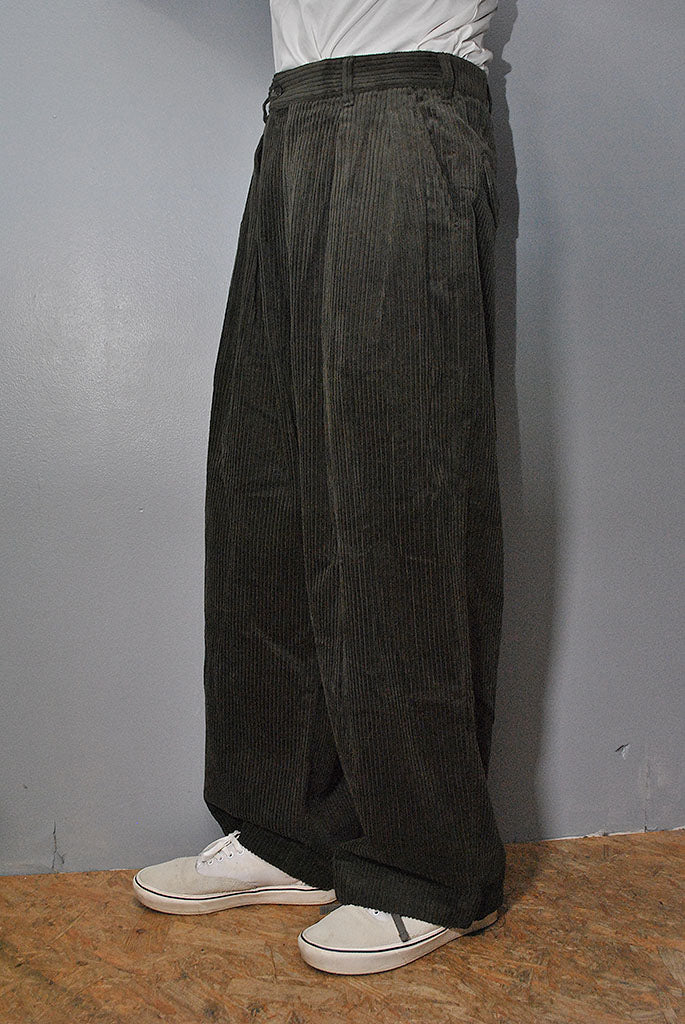 ENGINEERED GARMENTS ブラック　コーデュロイ ps307-02.jpg