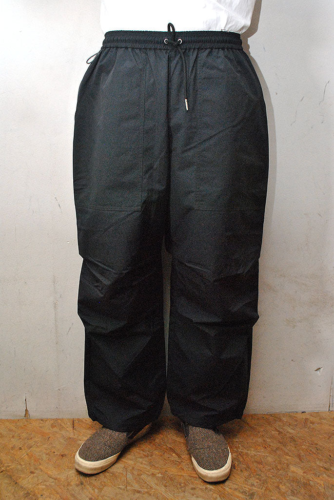 PWA POLYVALENT EASY PANTS - BLACK中国製