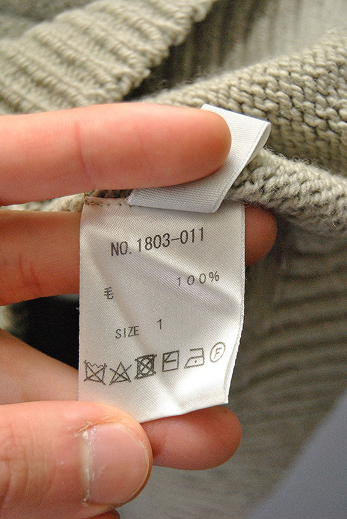 crepuscule wholegarment v-neck P/O