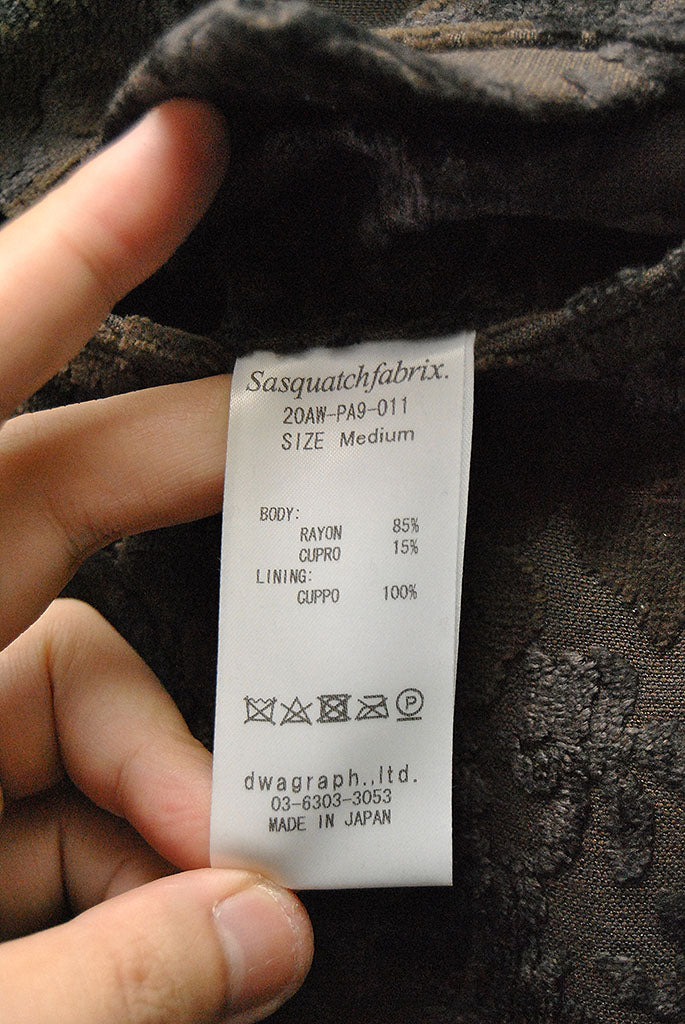 Sasquatchfabrix. FLOWER VELVET WIDE SILHOUETTE SLACKS