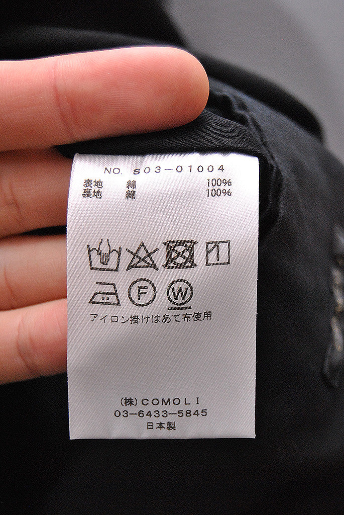 COMOLI コットンサテン スタンドカラージャケット