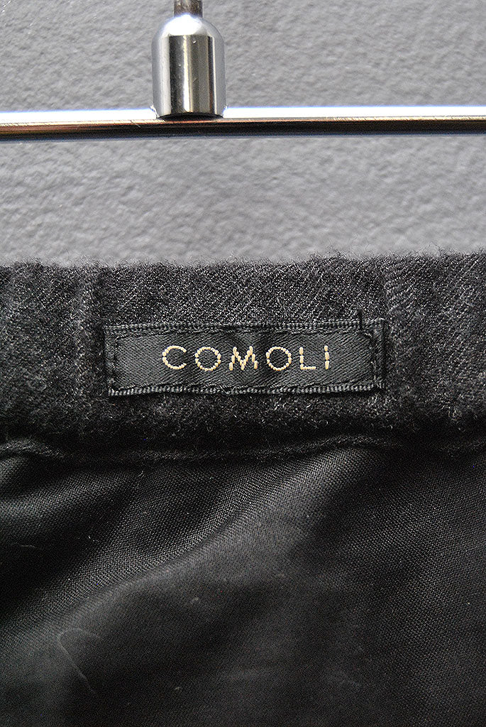 COMOLI ウールビエラドローストリングパンツ