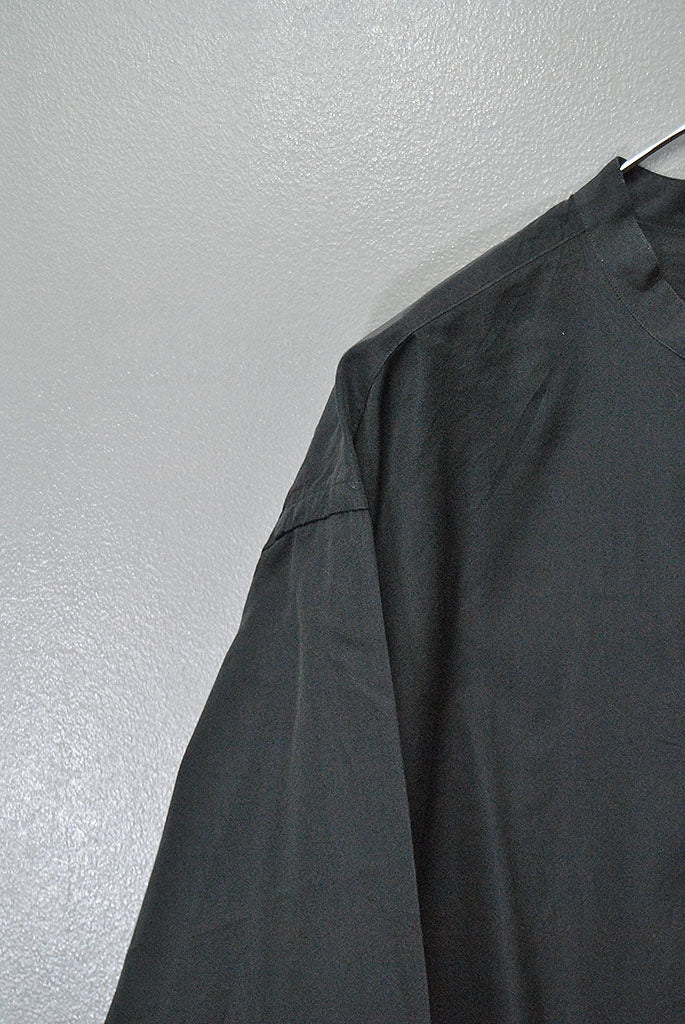 COMOLI バンドカラーシャツ