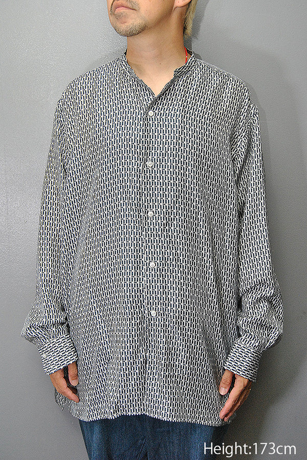 HEUGN Morris Band Collar Print