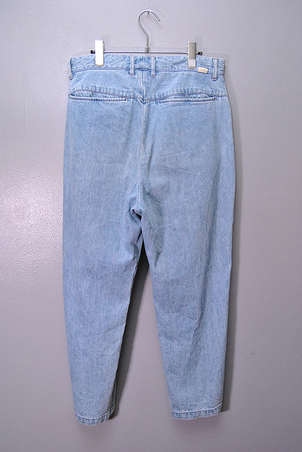 FARAH Two-tuck Wide Tapered Pants