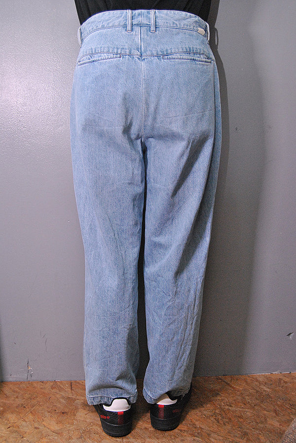 FARAH Two-tuck Wide Tapered Pants