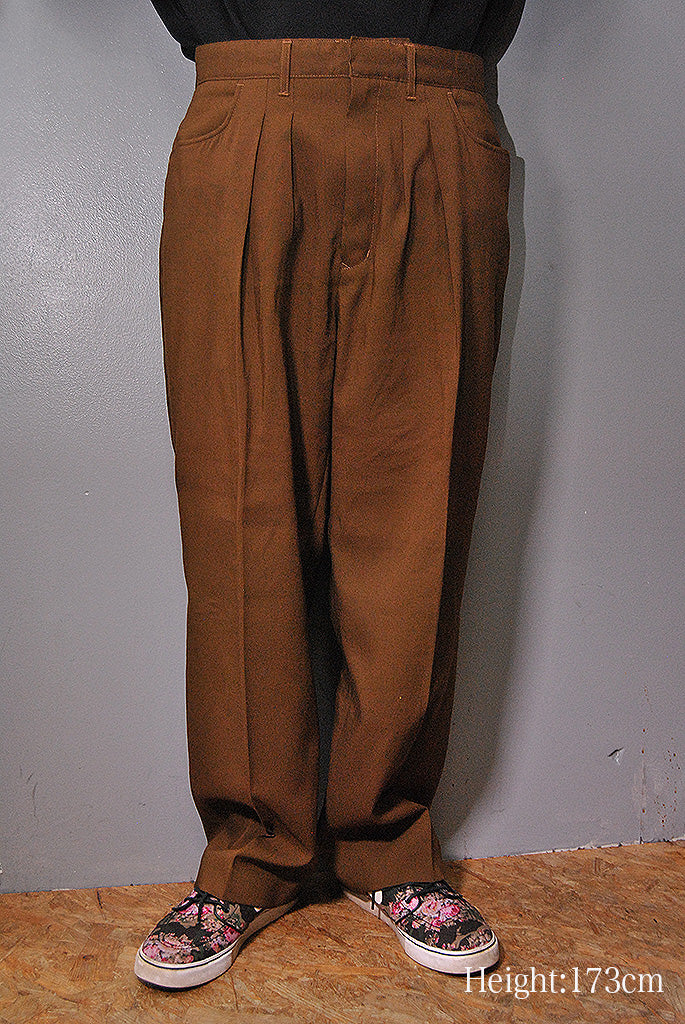 FARAH Two-tuck Wide Tapered Pants