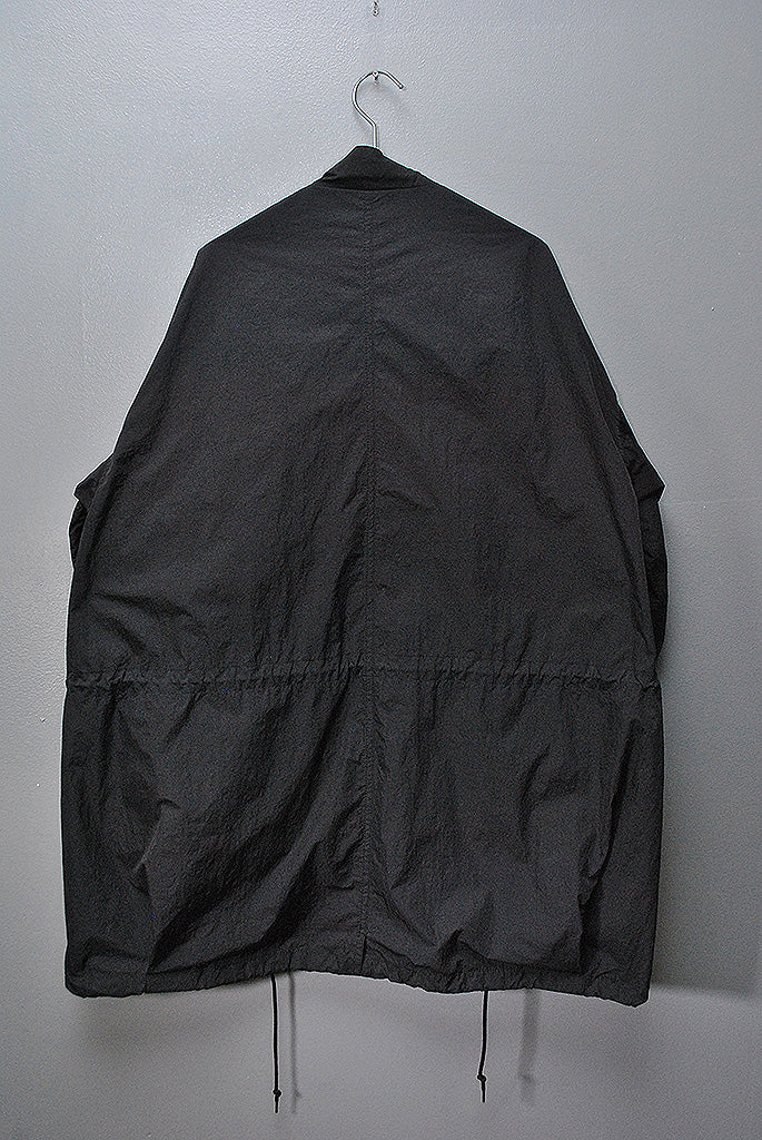 STILL BY HAND Water-Repellent Crisp Nylon Coat