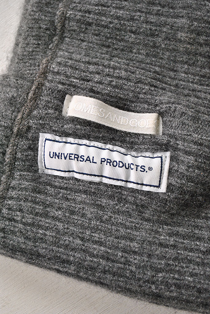UNIVERSAL PRODUCTS × COMES AND GOES CASHMERE NECK WARMER