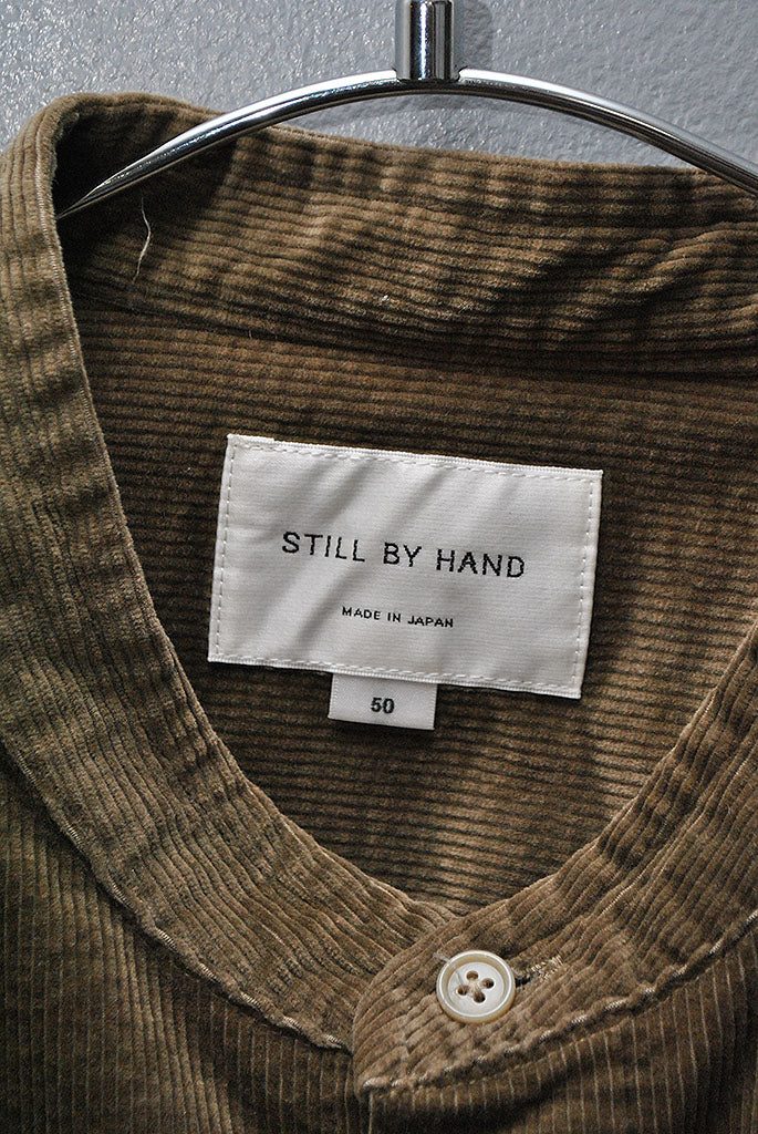 STILL BY HAND バンドカラーコーデュロイシャツ