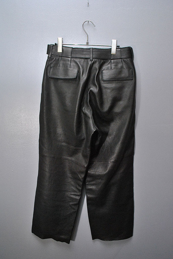 YOKE BELTED LEATHER 2TUCK TROUSERS