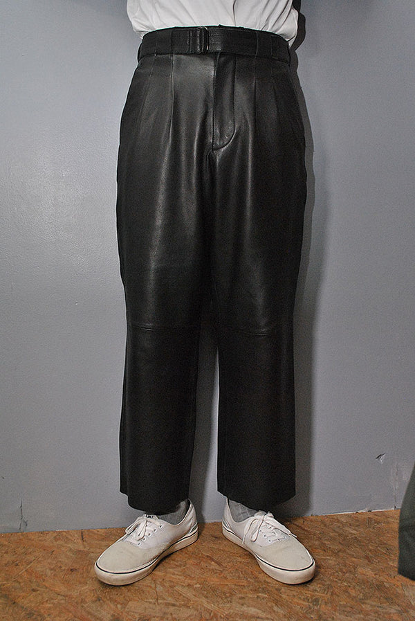 YOKE BELTED LEATHER 2TUCK TROUSERS