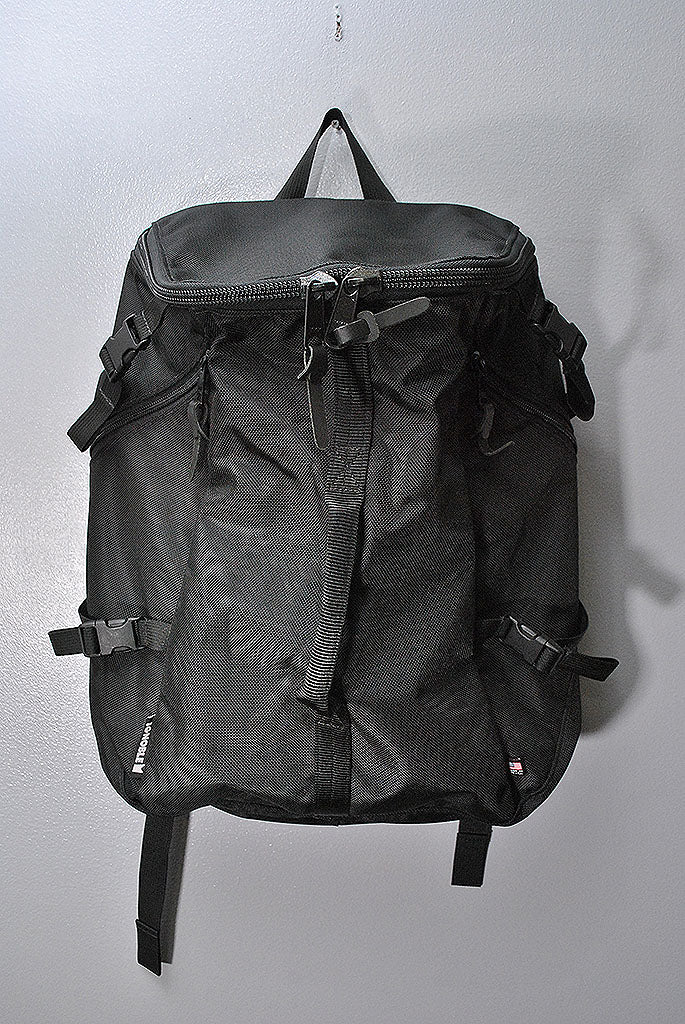 IGNOBLE Lenore Capsule Backpack