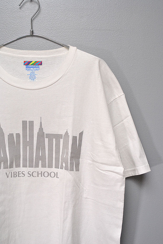 is-ness MANHATTAN TEE