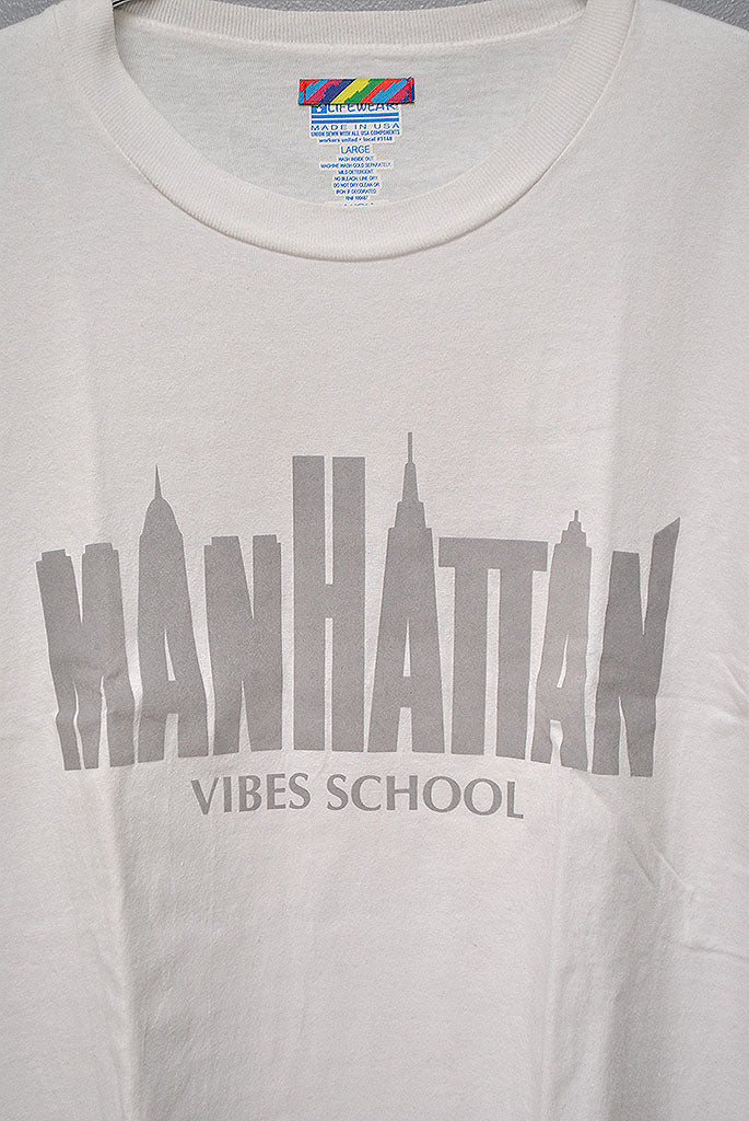 is-ness MANHATTAN TEE