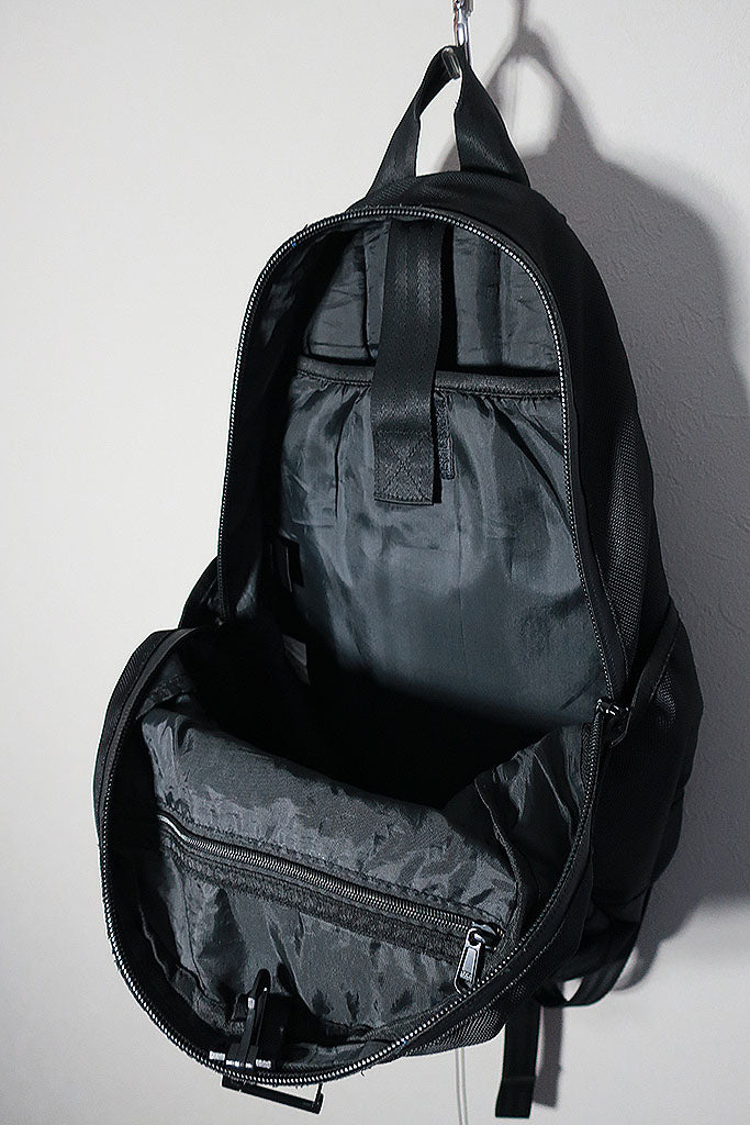 Yohji Yamamoto × NEW ERA BACKPACK