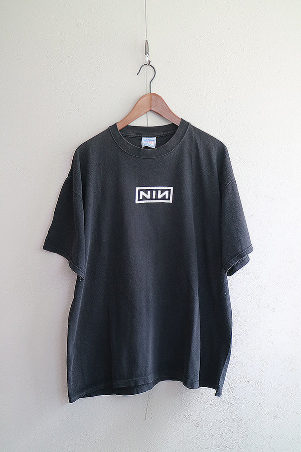 T*.様 00s NINE INCH NAILS ボックスロゴ プリントTシャツ 古着Tシャツ】音楽 Nine Inch Nails 