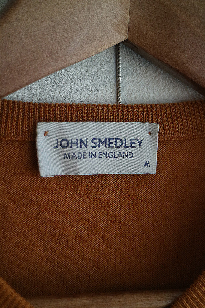 JOHN SMEDLEY Vネックニット