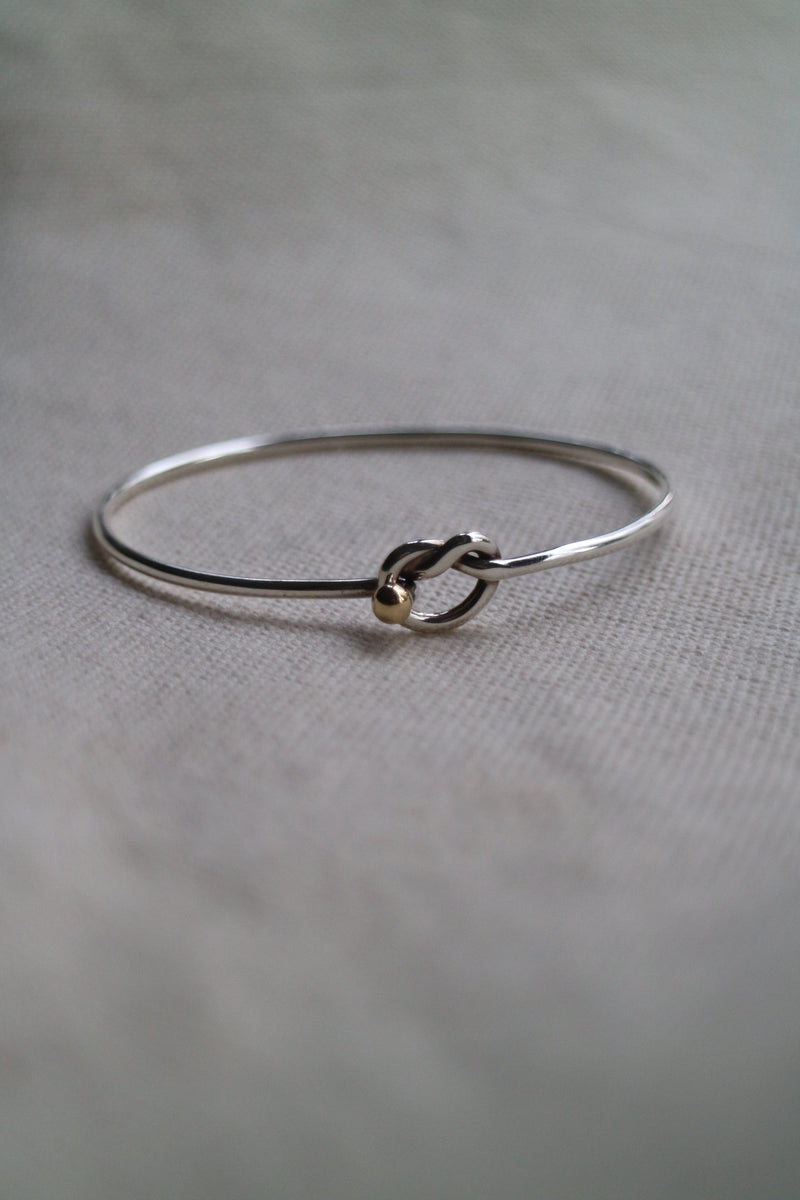 TIFFANY&CO.  Love knot bangle