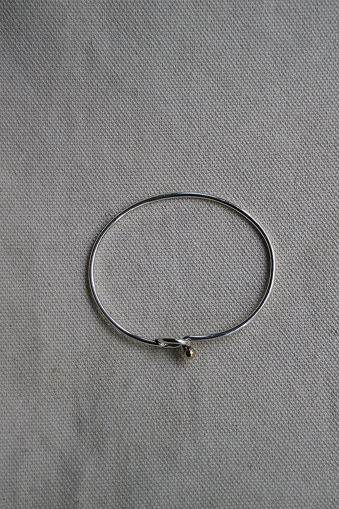 TIFFANY&CO.  Love knot bangle