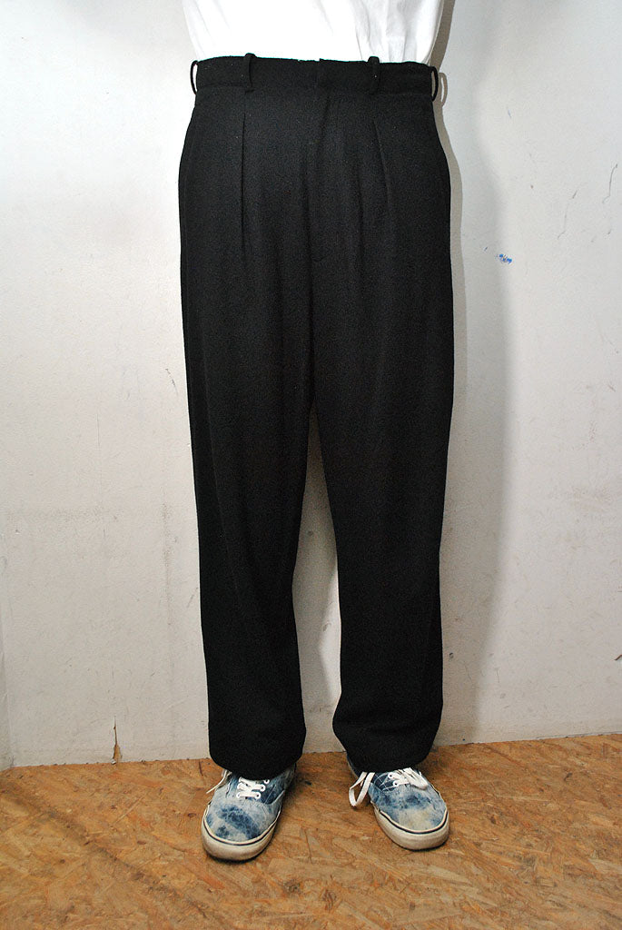 YOKE CUT-OFF 1TUCK WIDE TROUSERS