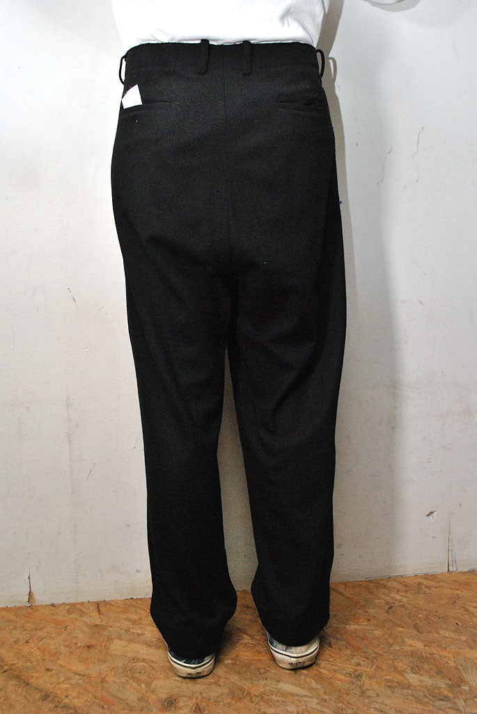 YOKE CUT-OFF 1TUCK WIDE TROUSERS