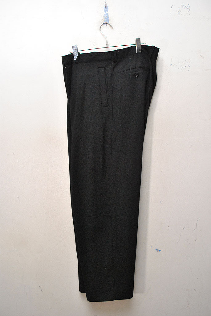 YOKE CUT-OFF 1TUCK WIDE TROUSERS