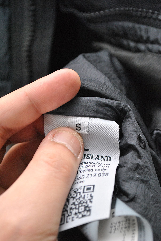 STONE ISLAND A GARMENT DYED CRINKLE REPS DOWN